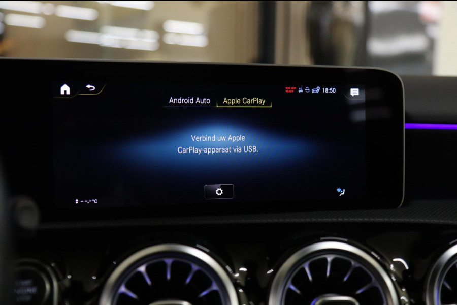 Mercedes-Benz A-Klasse 180 AMG PANODAK/CAMERA/STOELV/CARPLAY/VOL