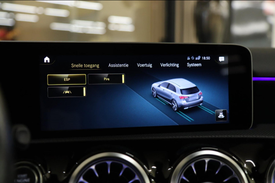 Mercedes-Benz A-Klasse 180 AMG PANODAK/CAMERA/STOELV/CARPLAY/VOL