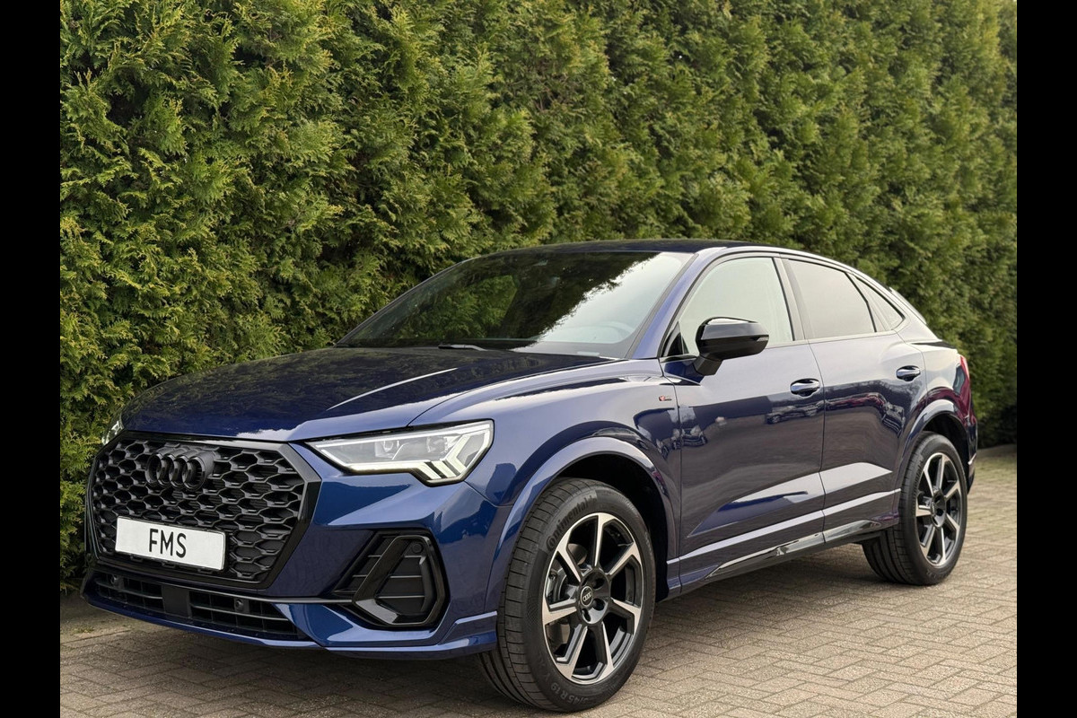 Audi Q3 Sportback 35 TFSI 3X S-Line CarPlay Camera Audi Q3 Sportback 35 TFSI 3X S-Line CarPlay Camera