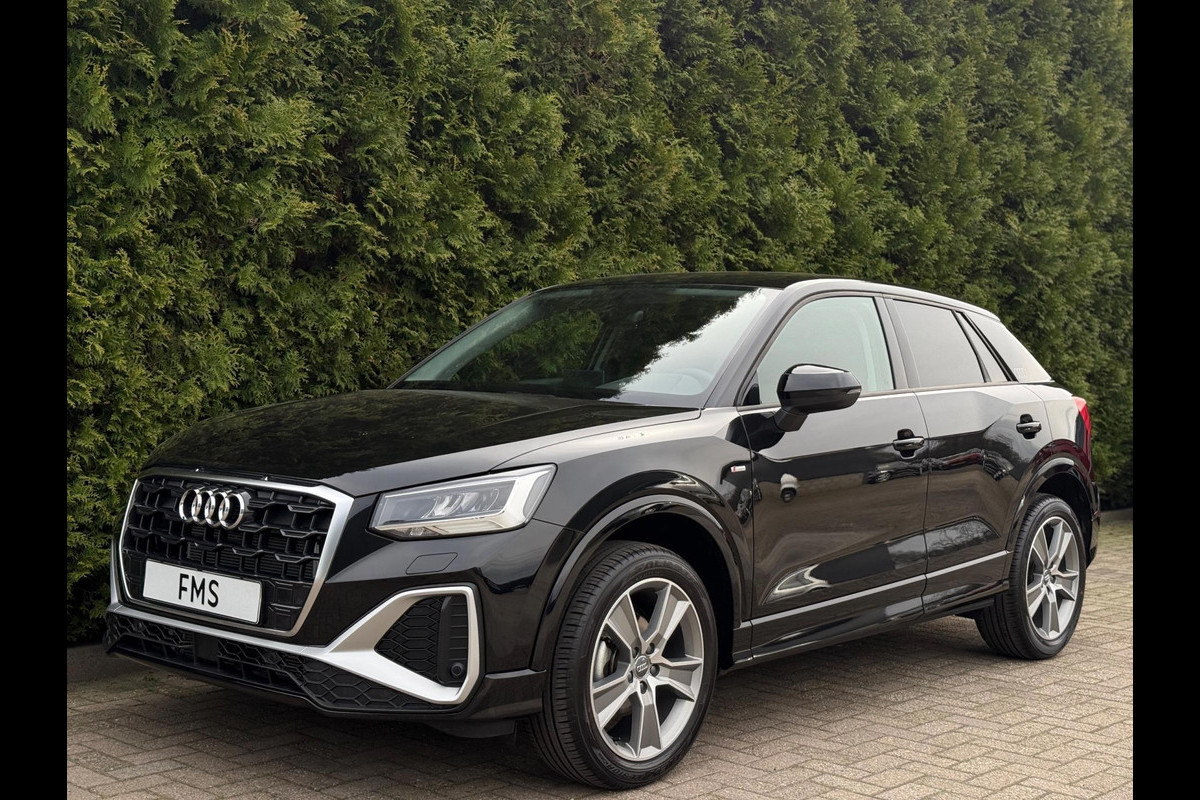Audi Q2 35 TFSI S-Line CarPlay Camera Audi Q2 35 TFSI S-Line CarPlay Camera