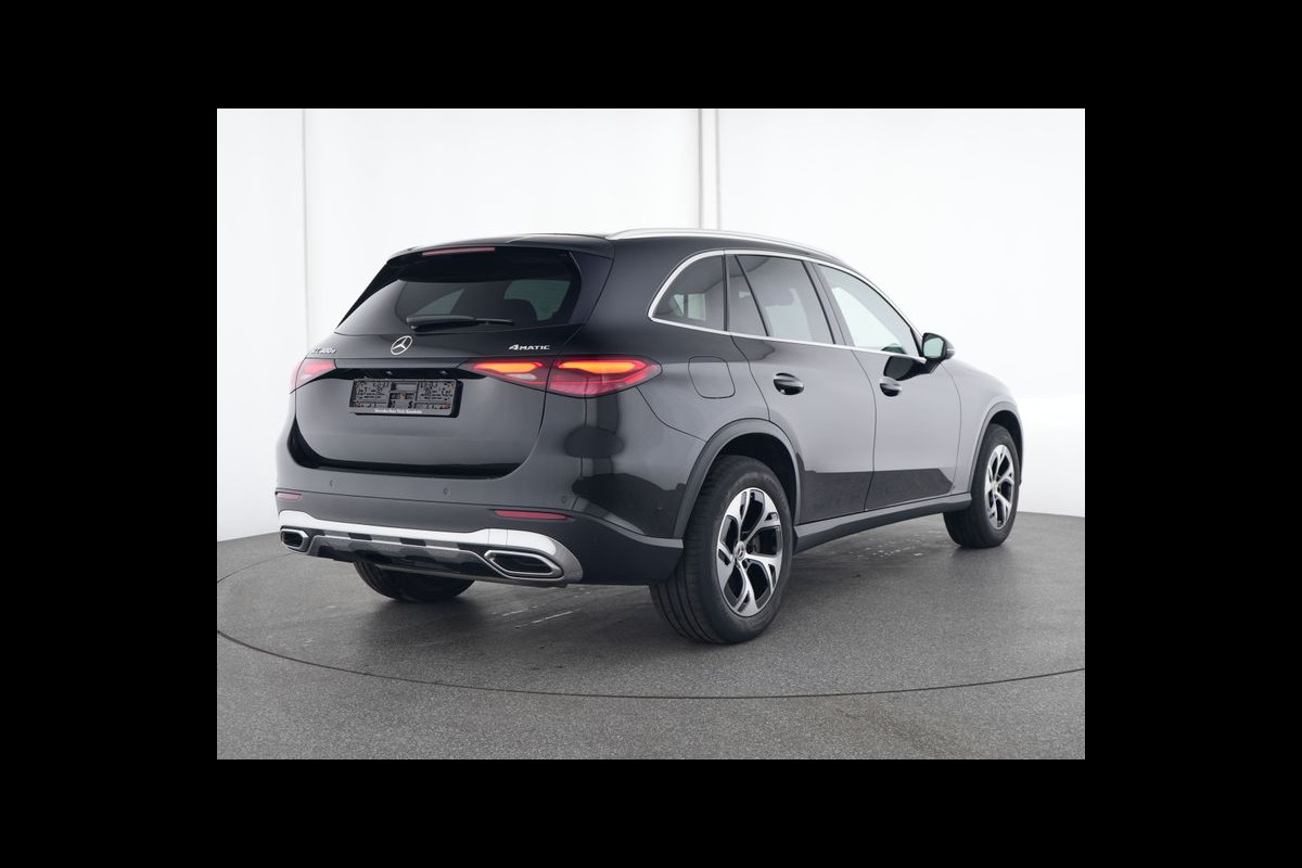 Mercedes-Benz GLC 300 e 4MATIC Plug-In Hybride | Panorama Schuif-Kanteldak | Trekhaak | Memory | Voorstoelen | Stoel en Stuur Verwarming | Inclusief 24 maanden MB Certified garantie voor Europa. Mercedes-Benz GLC 300 e 4MATIC Plug-In Hybride | Panorama Schuif-Kanteldak | Trekhaak | Memory | Voorstoelen | Stoel en Stuur Verwarming | Inclusief 24 maanden MB Certified garantie voor Europa.