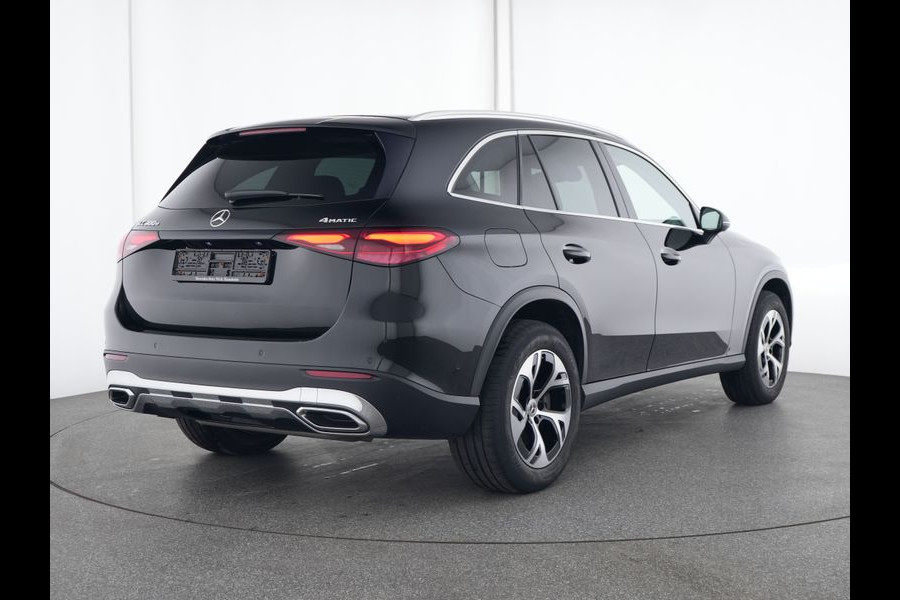 Mercedes-Benz GLC 300 e 4MATIC Plug-In Hybride | Panorama Schuif-Kanteldak | Trekhaak | Memory | Voorstoelen | Stoel en Stuur Verwarming | Inclusief 24 maanden MB Certified garantie voor Europa.