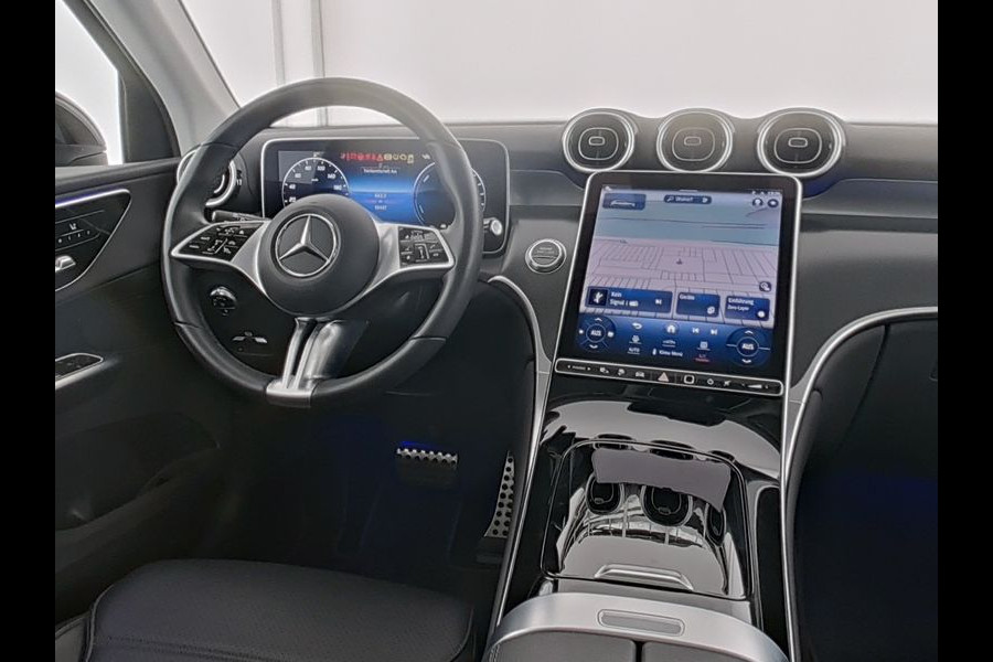 Mercedes-Benz GLC 300 e 4MATIC Plug-In Hybride | Panorama Schuif-Kanteldak | Trekhaak | Memory | Voorstoelen | Stoel en Stuur Verwarming | Inclusief 24 maanden MB Certified garantie voor Europa.