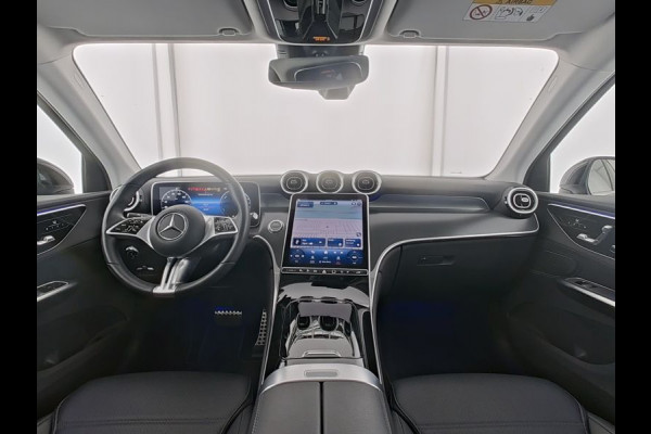 Mercedes-Benz GLC 300 e 4MATIC Plug-In Hybride | Panorama Schuif-Kanteldak | Trekhaak | Memory | Voorstoelen | Stoel en Stuur Verwarming | Inclusief 24 maanden MB Certified garantie voor Europa.