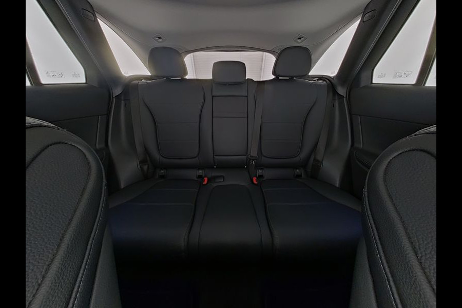Mercedes-Benz GLC 300 e 4MATIC Plug-In Hybride | Panorama Schuif-Kanteldak | Trekhaak | Memory | Voorstoelen | Stoel en Stuur Verwarming | Inclusief 24 maanden MB Certified garantie voor Europa.