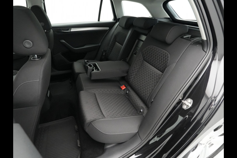 Škoda Superb Combi 1.4 TSI iV 218pk Ambition Trekhaak Navigatie Virtual Cockpit Stoelverwarming Carplay 37