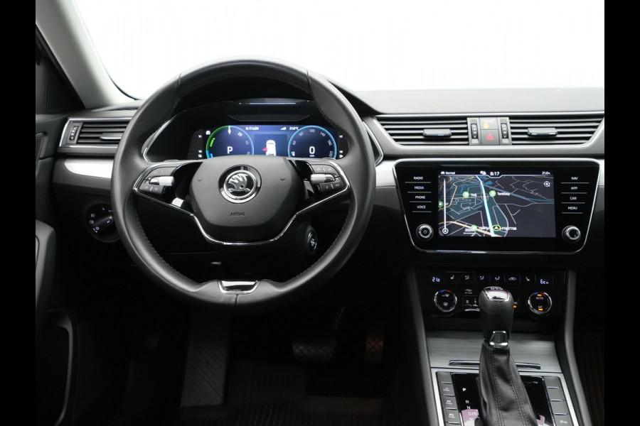 Škoda Superb Combi 1.4 TSI iV 218pk Ambition Trekhaak Navigatie Virtual Cockpit Stoelverwarming Carplay 37