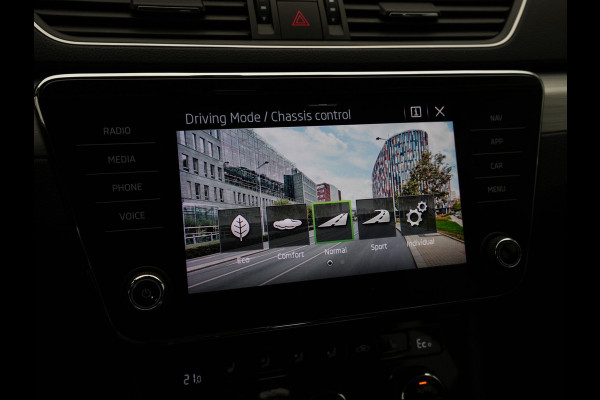 Škoda Superb Combi 1.4 TSI iV 218pk Ambition Trekhaak Navigatie Virtual Cockpit Stoelverwarming Carplay 37
