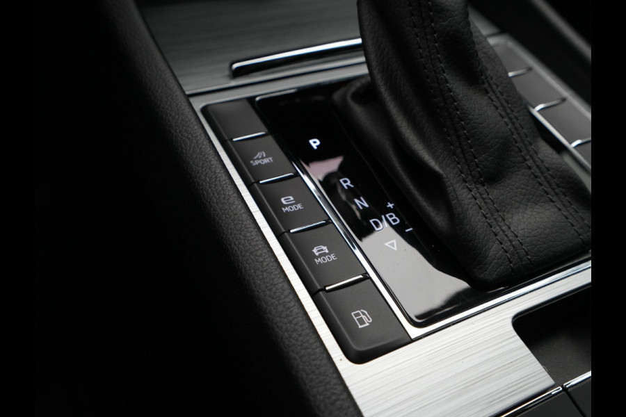 Škoda Superb Combi 1.4 TSI iV 218pk Ambition Trekhaak Navigatie Virtual Cockpit Stoelverwarming Carplay 37