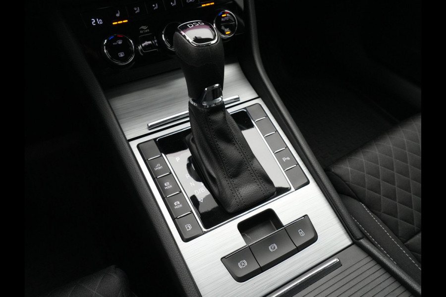 Škoda Superb Combi 1.4 TSI iV 218pk Ambition Trekhaak Navigatie Virtual Cockpit Stoelverwarming Carplay 37