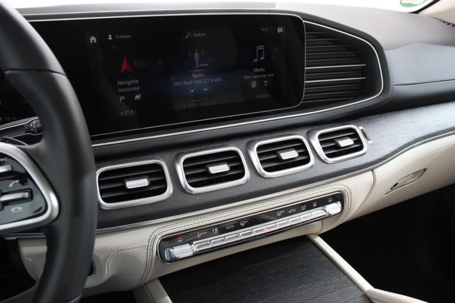 Mercedes-Benz GLE 350 e AMG 4-MATIC leder adaptive Cruise Control Burmester Audio Panorama dak 20 Inch Lichtmetalen Velgen Trekhaak