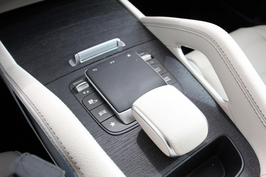 Mercedes-Benz GLE 350 e AMG 4-MATIC leder adaptive Cruise Control Burmester Audio Panorama dak 20 Inch Lichtmetalen Velgen Trekhaak