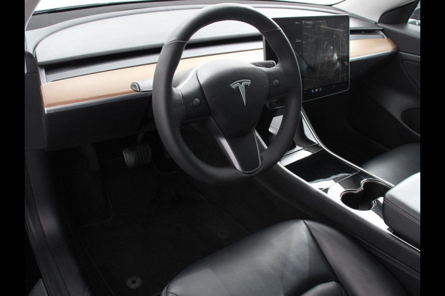 Tesla Model 3 Standard RWD Plus 60 kWh Autopilot Premium Connectivity Leder Panoramadak PDC VA + Camera