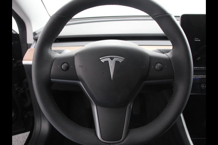 Tesla Model 3 Standard RWD Plus 60 kWh Autopilot Premium Connectivity Leder Panoramadak PDC VA + Camera