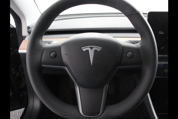 Tesla Model 3 Standard RWD Plus 60 kWh Autopilot Premium Connectivity Leder Panoramadak PDC VA + Camera