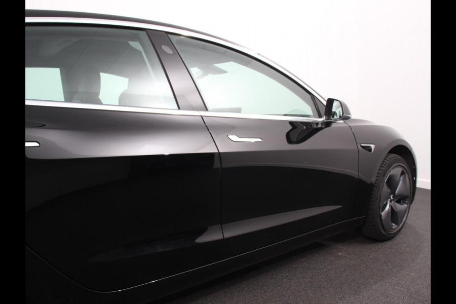 Tesla Model 3 Standard RWD Plus 60 kWh Autopilot Premium Connectivity Leder Panoramadak PDC VA + Camera