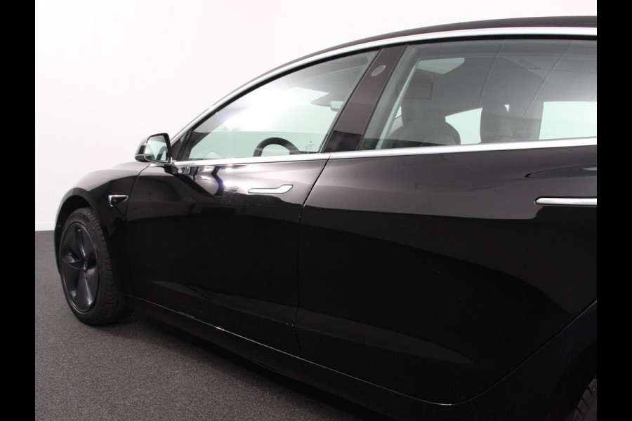 Tesla Model 3 Standard RWD Plus 60 kWh Autopilot Premium Connectivity Leder Panoramadak PDC VA + Camera