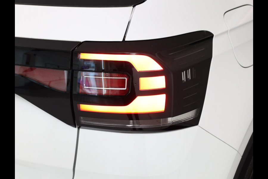 Volkswagen T-Cross 1.0 TSI R-Line Ext/ 110PK DSG (Automaat) | Digitaal dashboard | Stoelverwarming | Navigatie |