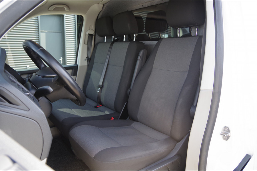 Volkswagen Transporter 2.0 TDI 3-ZITS, 204PK AUT. TREKHAAK, ADAPT. CRUISE, STANDKACHEL, NAVI, STOELVERWARMING