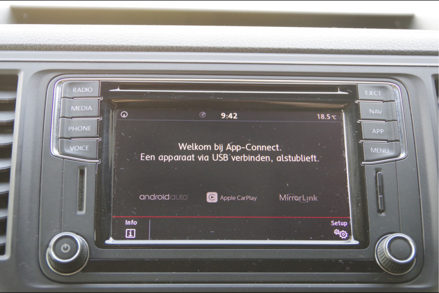 Volkswagen Transporter 2.0 TDI 3-ZITS, 204PK AUT. TREKHAAK, ADAPT. CRUISE, STANDKACHEL, NAVI, STOELVERWARMING