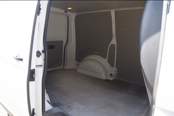 Volkswagen Transporter 2.0 TDI 3-ZITS, 204PK AUT. TREKHAAK, ADAPT. CRUISE, STANDKACHEL, NAVI, STOELVERWARMING