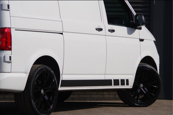 Volkswagen Transporter 2.0 TDI 3-ZITS, 204PK AUT. TREKHAAK, ADAPT. CRUISE, STANDKACHEL, NAVI, STOELVERWARMING