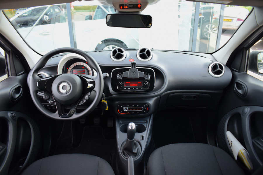 Smart Forfour 1.0 Business Solution | Climate | Cruise | LM Velgen | Bluetooth