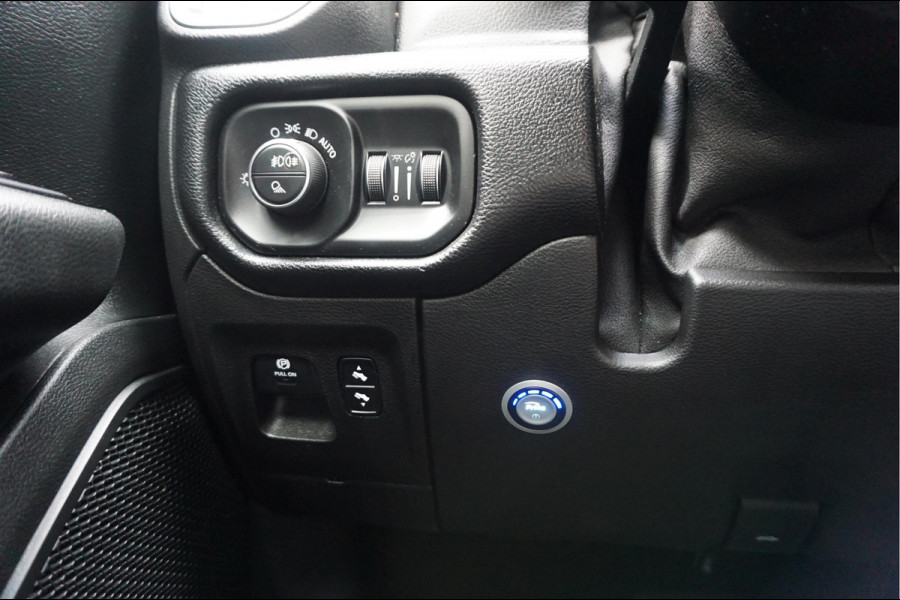 Dodge Ram 1500 5.7 V8 4x4 Crew Cab Big Horn Apple Carplay Camera Leer Trekhaak LPG Stoelverwarming Stuurverwarming