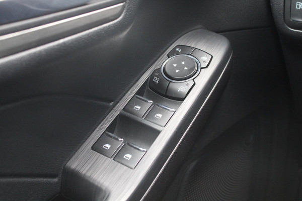 Ford Kuga 2.5 PHEV Titanium | Dealeronderhouden | Adaptive cruise control | Winter Pack | Dodehoeksensoren | Camera