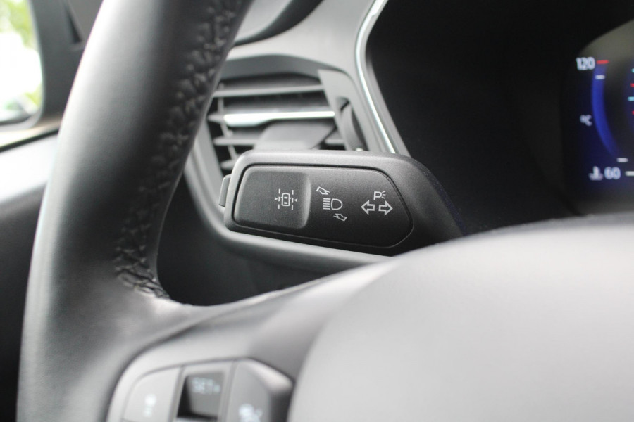 Ford Kuga 2.5 PHEV Titanium | Dealeronderhouden | Adaptive cruise control | Winter Pack | Dodehoeksensoren | Camera
