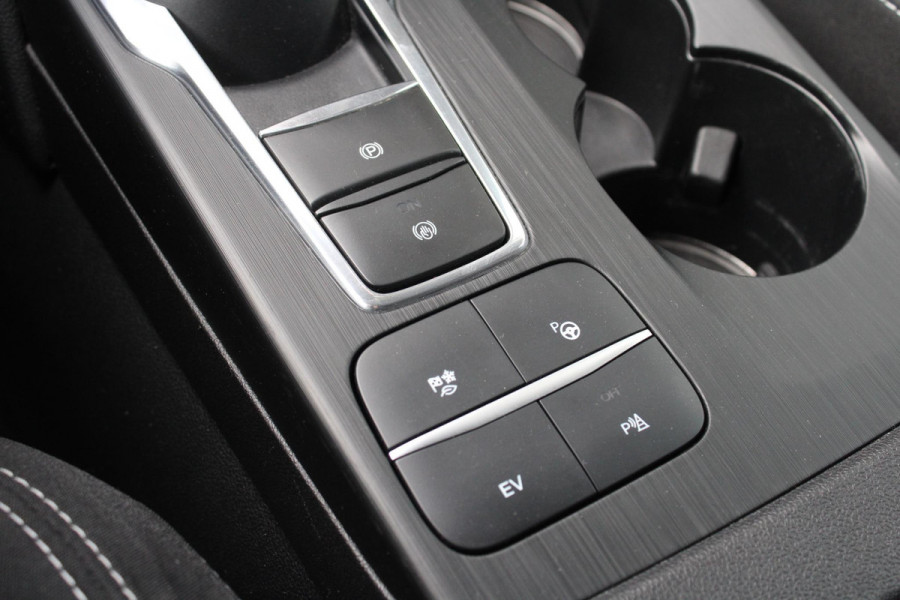 Ford Kuga 2.5 PHEV Titanium | Dealeronderhouden | Adaptive cruise control | Winter Pack | Dodehoeksensoren | Camera