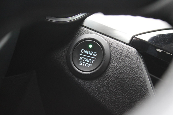 Ford Kuga 2.5 PHEV Titanium | Dealeronderhouden | Adaptive cruise control | Winter Pack | Dodehoeksensoren | Camera