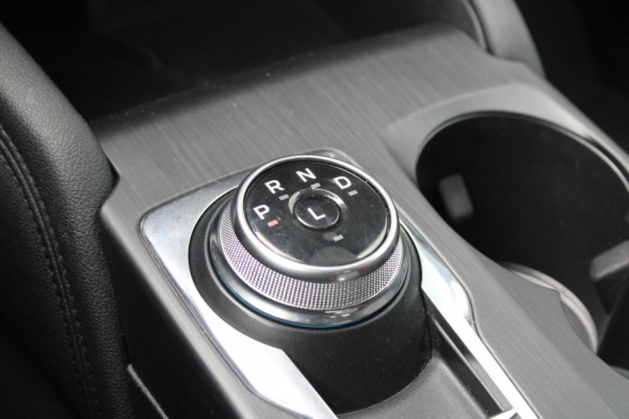 Ford Kuga 2.5 PHEV Titanium | Dealeronderhouden | Adaptive cruise control | Winter Pack | Dodehoeksensoren | Camera