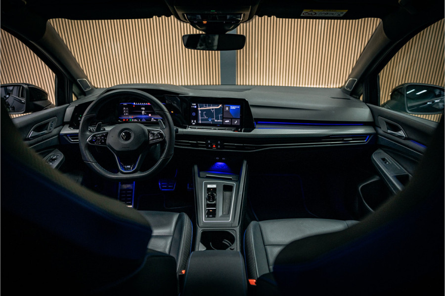 Volkswagen Golf 2.0 TSI R 4Motion uiterst nette en volle Golf R met Akra en nog vele andere opties