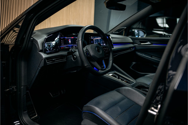 Volkswagen Golf 2.0 TSI R 4Motion uiterst nette en volle Golf R met Akra en nog vele andere opties