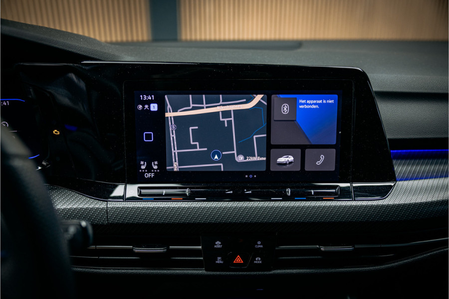 Volkswagen Golf 2.0 TSI R 4Motion uiterst nette en volle Golf R met Akra en nog vele andere opties