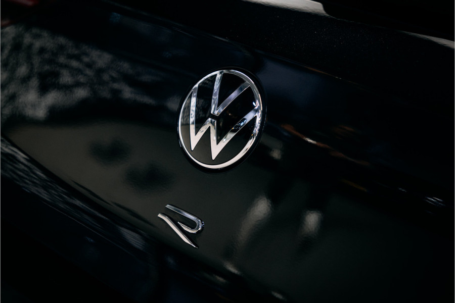 Volkswagen Golf 2.0 TSI R 4Motion uiterst nette en volle Golf R met Akra en nog vele andere opties