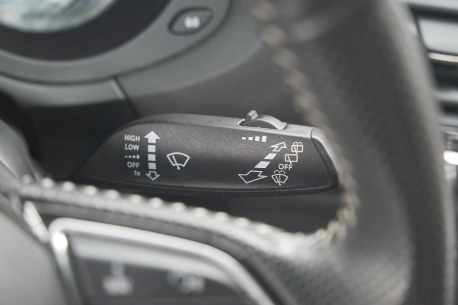 Audi Q3 1.4 TFSI CoD Sport S Line Edition | Parkeersensoren | Navigatie | Climate Control