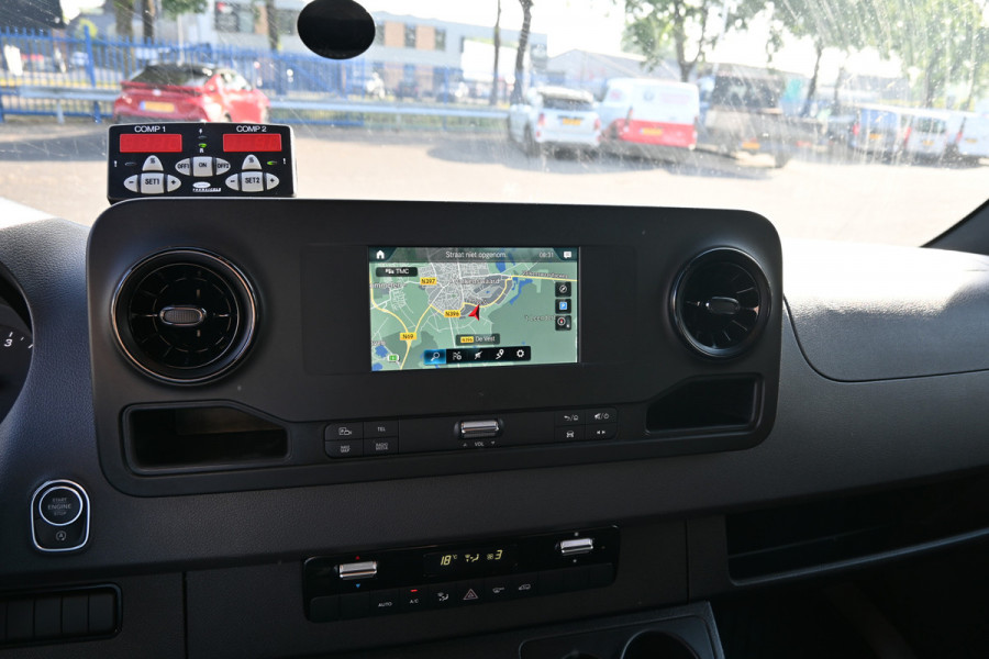 Mercedes-Benz Sprinter 317 CDI L1H1 RWD MBUX navigatie met parkeerpakket, Geveerde stoel Carrier