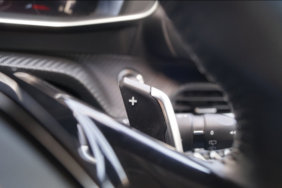 Peugeot 208 1.2 PureTech Automaat Allure -PANO-NAVI-