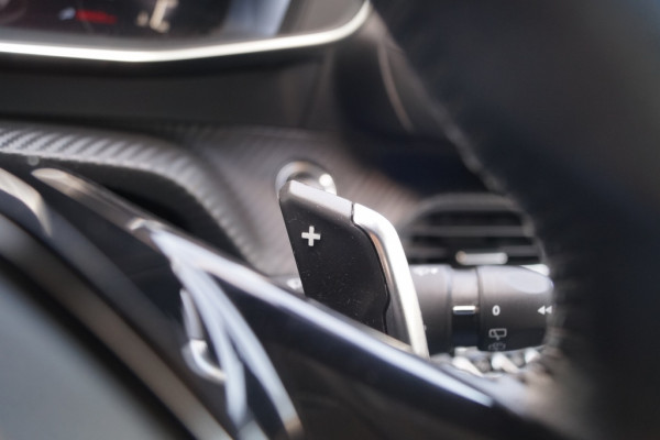 Peugeot 208 1.2 PureTech Automaat Allure -PANO-NAVI-
