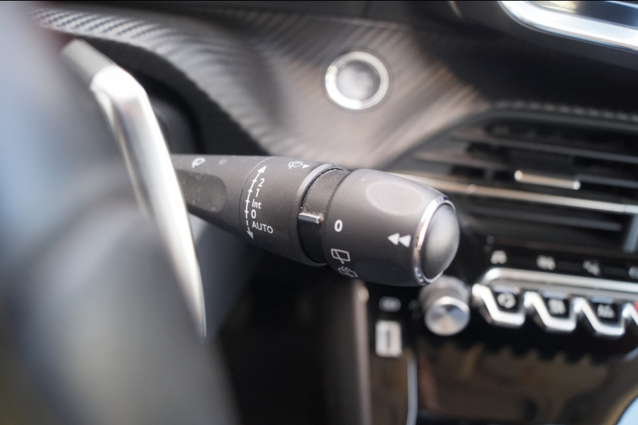 Peugeot 208 1.2 PureTech Automaat Allure -PANO-NAVI-