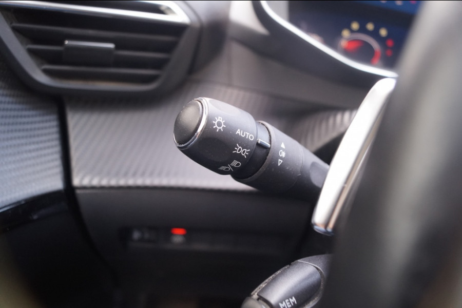 Peugeot 208 1.2 PureTech Automaat Allure -PANO-NAVI-
