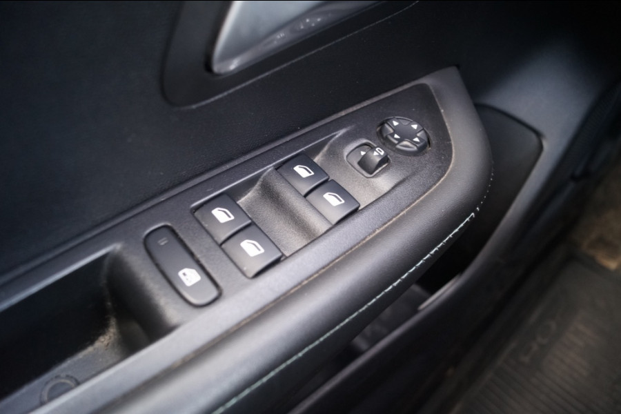 Peugeot 208 1.2 PureTech Automaat Allure -PANO-NAVI-