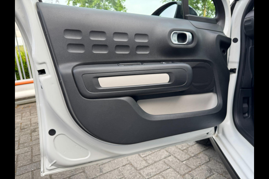 Citroën C3 1.2 PureTech Shine CARPLAY / PARKEERSENSOREN / CRUISE CONTROL / LMV / TWO-TONE / BLUETOOTH