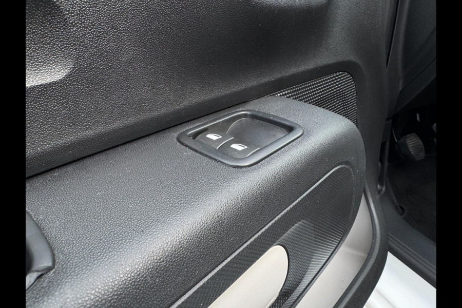 Citroën C3 1.2 PureTech Shine CARPLAY / PARKEERSENSOREN / CRUISE CONTROL / LMV / TWO-TONE / BLUETOOTH