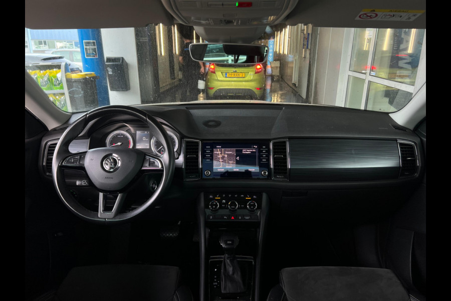 Škoda Kodiaq 1.5 TSI Limited Business Edition 7p. NL AUTO | 7 PERSOONS | PANO | AUTOMAAT | CARPLAY | HALF LEDER |