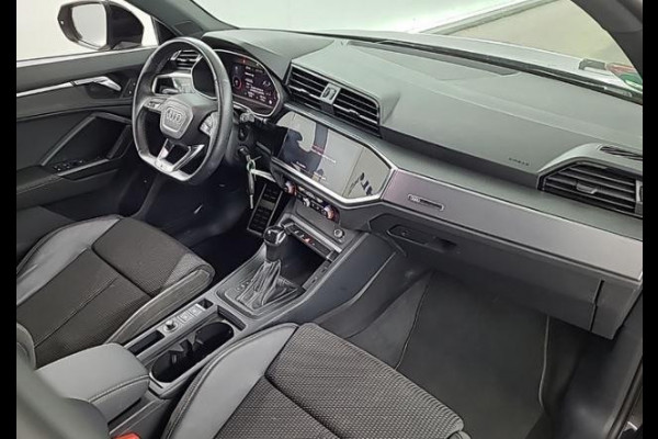 Audi Q3 35 TFSI S edition | S-Line | Optiekpakket Zwart | Trekhaak | NL-Auto
