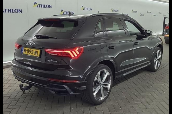 Audi Q3 35 TFSI S edition | S-Line | Optiekpakket Zwart | Trekhaak | NL-Auto