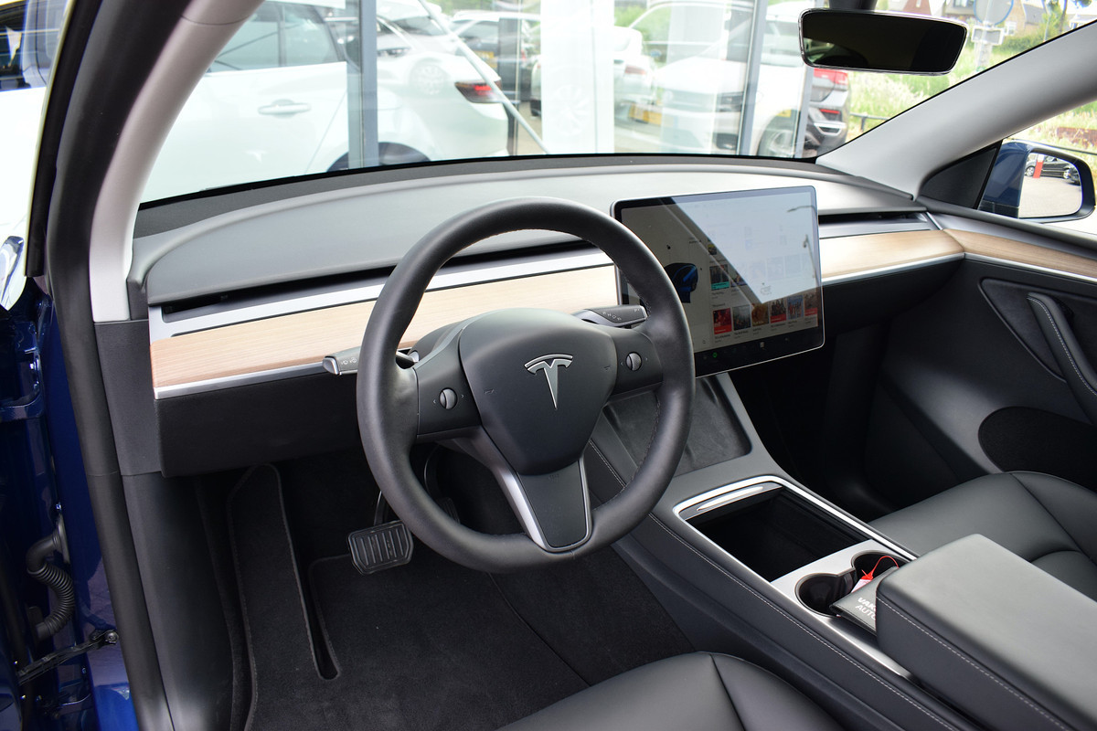 Tesla Model Y Long Range AWD 75 kWh | Full Self-Driving | Stuurverwarming | Dual Motor Tesla Model Y Long Range AWD 75 kWh | Full Self-Driving | Stuurverwarming | Dual Motor